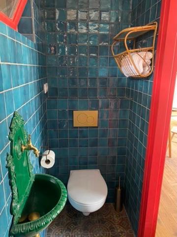 Charming In Amsterdam-noord Couette-café